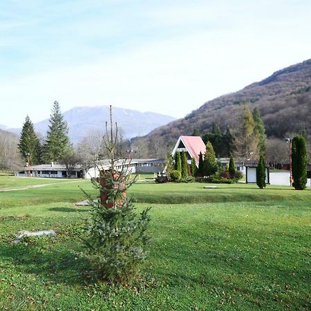 Np Sutjeska Paviljon A Hotel Tjentiste Eksteriør billede