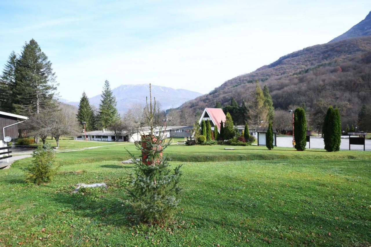 Np Sutjeska Paviljon A Hotel Tjentiste Eksteriør billede